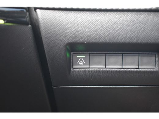 Peugeot e-2008 EV GT 54 kWh 156pk 3 Fase | Warmtepomp | Adaptive Cruise | 3D Navigatie | Sfeerverlichting | Driv... ActivLease financial lease