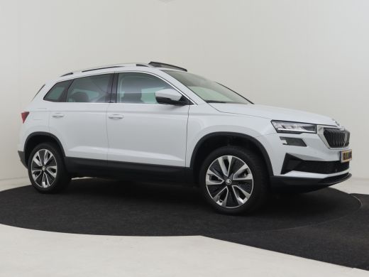 Skoda Karoq 1.5 TSI ACT Business Edition 150pk DSG/AUTO | Elektrisch glazen panorama-dak | Lichtmetalen velge... ActivLease financial lease
