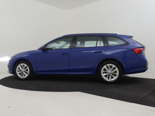 Skoda Octavia Combi 1.4 TSI iV PHEV Business Edition 204pk Cruise control | Navigatie via app | Parkeersensoren... ActivLease financial lease