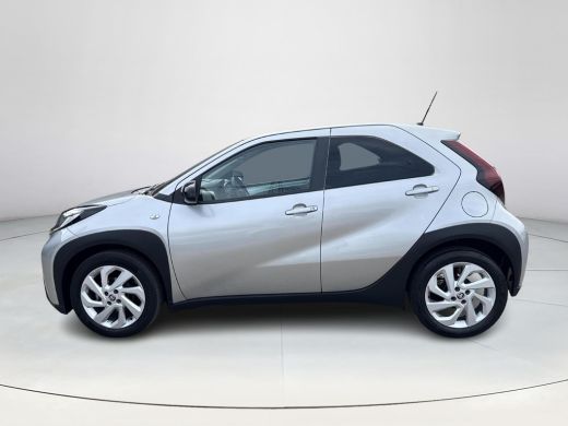 Toyota Aygo 1.0 VVT-i MT first **APPLE CARPLAY/ ADAPTIEVE CRUISE CONTROL/ LM VELGEN/ 36 MAANDEN GARANTIE** ActivLease financial lease