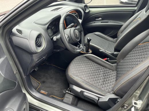 Toyota Aygo 1.0 VVT-i MT Premium | Navigatie | Apple CarPlay/Android auto | Achteruitrijcamera | Stoelverwarming ActivLease financial lease