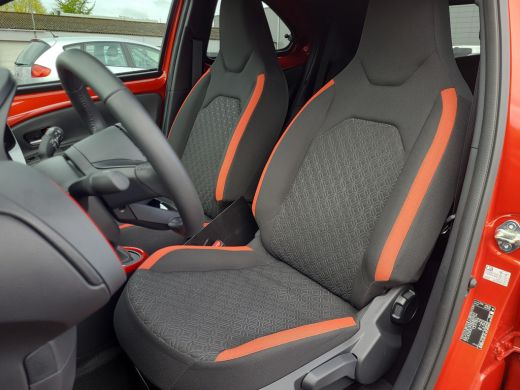 Toyota Aygo 1.0 VVT-i S-CVT Premium Automaat | Apple CarPlay | Cloud Navigatie | Rijklaarprijs incl. garantie | ActivLease financial lease