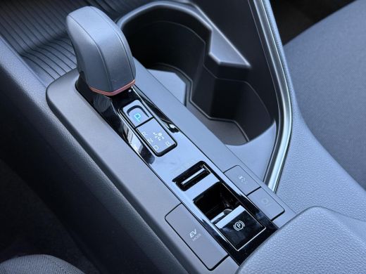 Toyota C-HR 1.8 Hybrid 140 Dynamic **NIEUWE AUTO/ DIRECT LEVERBAAR** ActivLease financial lease