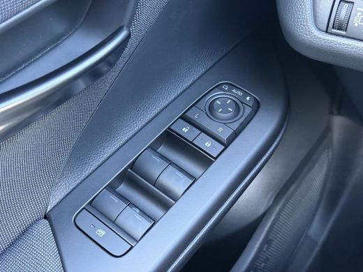 Toyota C-HR 1.8 Hybrid 140 Dynamic **NIEUWE AUTO/ DIRECT LEVERBAAR** ActivLease financial lease