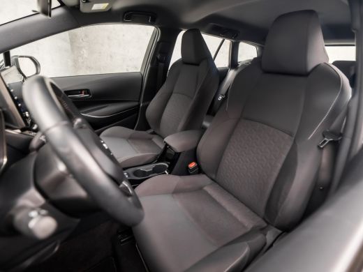 Toyota Corolla Touring Sports 1.8 Hybrid Sport Automaat (APPLE CARPLAY, NAVIGATIE, ADAPTIVE CRUISE, KEYLESS, SPORTSTOELEN, CAME... ActivLease financial lease
