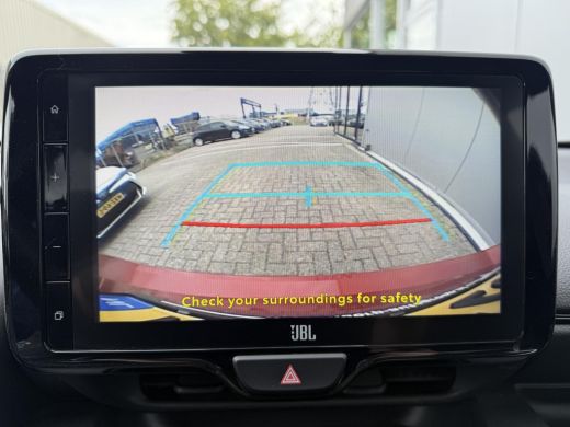 Toyota Yaris 1.5 Hybrid GR Sport **NAVIGATIE/ DODEHOEK DETECTIE/ HEADS-UP DISPLAY/ 36 MAANDEN GARANTIE** ActivLease financial lease