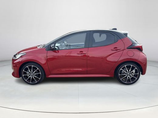 Toyota Yaris 1.5 Hybrid GR Sport **NAVIGATIE/ DODEHOEK DETECTIE/ HEADS-UP DISPLAY/ 36 MAANDEN GARANTIE** ActivLease financial lease