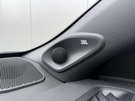 Toyota Yaris 1.5 Hybrid GR Sport **NAVIGATIE/ DODEHOEK DETECTIE/ HEADS-UP DISPLAY/ 36 MAANDEN GARANTIE** ActivLease financial lease