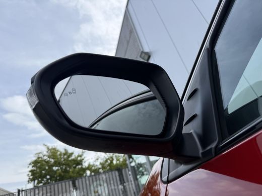 Toyota Yaris 1.5 Hybrid GR Sport **NAVIGATIE/ DODEHOEK DETECTIE/ HEADS-UP DISPLAY/ 36 MAANDEN GARANTIE** ActivLease financial lease