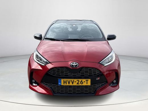 Toyota Yaris 1.5 Hybrid GR Sport **NAVIGATIE/ DODEHOEK DETECTIE/ HEADS-UP DISPLAY/ 36 MAANDEN GARANTIE** ActivLease financial lease