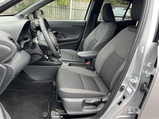 Toyota Yaris Cross 1.5 Hybrid 115 First Edition | Navigatie | Achteruitrijcamera | Stuurverwarming | Stoelverwarming ActivLease financial lease