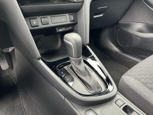 Toyota Yaris Cross 1.5 Hybrid 115 First Edition | Navigatie | Achteruitrijcamera | Stuurverwarming | Stoelverwarming ActivLease financial lease