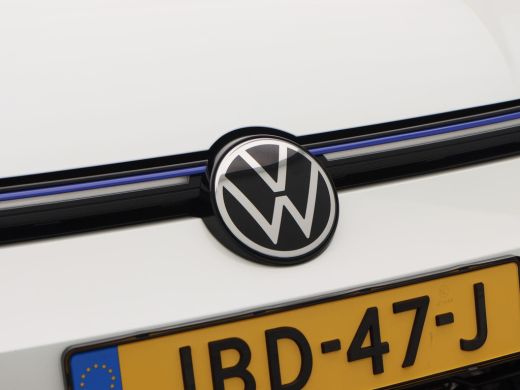 Volkswagen Golf 1.4 eHybrid GTE | Full LED | Panorama Dak | Carplay | Climate Control | Parkeersensoren | Stoel V... ActivLease financial lease