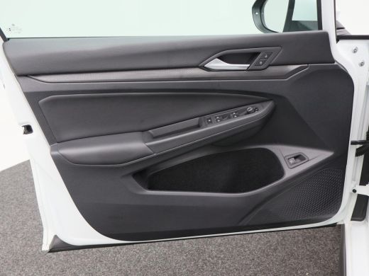 Volkswagen Golf 1.4 eHybrid GTE | Full LED | Panorama Dak | Carplay | Climate Control | Parkeersensoren | Stoel V... ActivLease financial lease