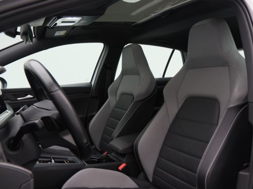 Volkswagen Golf 1.4 eHybrid GTE | Full LED | Panorama Dak | Carplay | Climate Control | Parkeersensoren | Stoel V... ActivLease financial lease