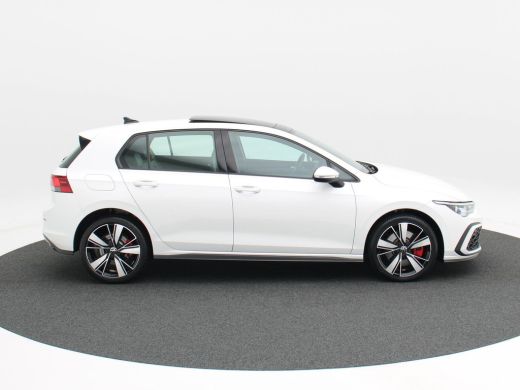 Volkswagen Golf 1.4 eHybrid GTE | Full LED | Panorama Dak | Carplay | Climate Control | Parkeersensoren | Stoel V... ActivLease financial lease