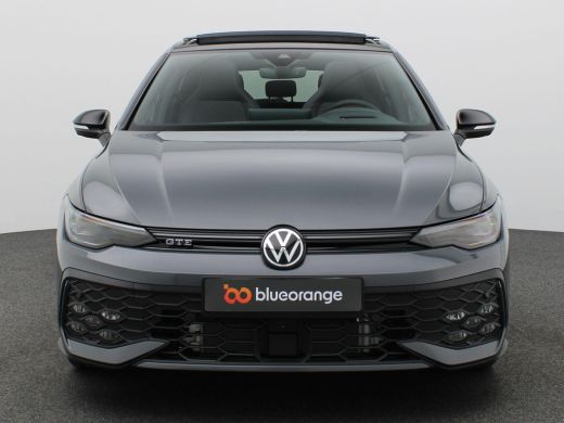Volkswagen Golf 1.5 eHybrid GTE Trekhaak wegklapbaar, Head-up Display, Panoramadak, Area View, 18" Catania LMV, A... ActivLease financial lease