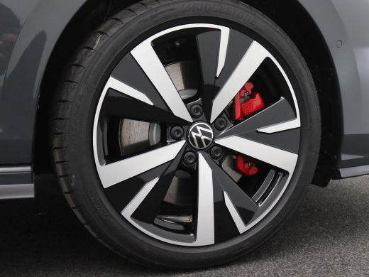 Volkswagen Golf 1.5 eHybrid GTE Trekhaak wegklapbaar, Head-up Display, Panoramadak, Area View, 18" Catania LMV, A... ActivLease financial lease