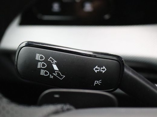 Volkswagen Golf 1.5 eHybrid GTE Trekhaak wegklapbaar, Head-up Display, Panoramadak, Area View, 18" Catania LMV, A... ActivLease financial lease