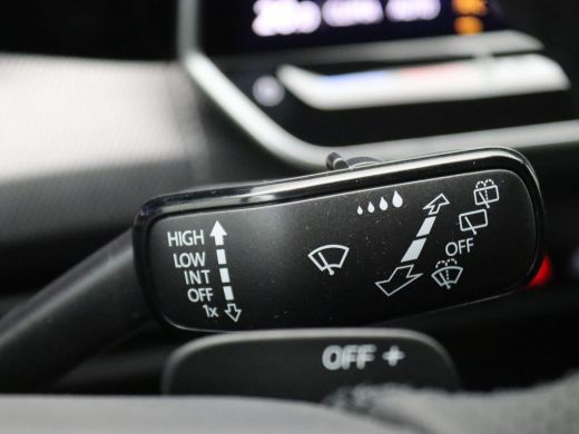Volkswagen Golf 1.5 eHybrid GTE Trekhaak wegklapbaar, Head-up Display, Panoramadak, Area View, 18" Catania LMV, A... ActivLease financial lease
