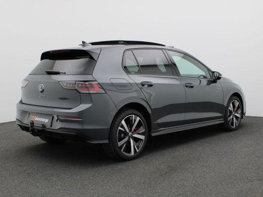 Volkswagen Golf 1.5 eHybrid GTE Trekhaak wegklapbaar, Head-up Display, Panoramadak, Area View, 18" Catania LMV, A... ActivLease financial lease