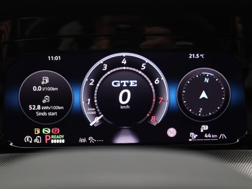 Volkswagen Golf 1.5 eHybrid GTE Trekhaak wegklapbaar, Head-up Display, Panoramadak, Area View, 18" Catania LMV, A... ActivLease financial lease