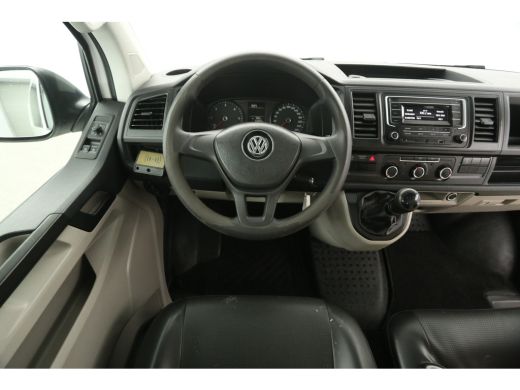Volkswagen Transporter 2.0 TDI L2H1 | 140PK | DC | Airco | Trekhaak | Elektrpakket ActivLease financial lease