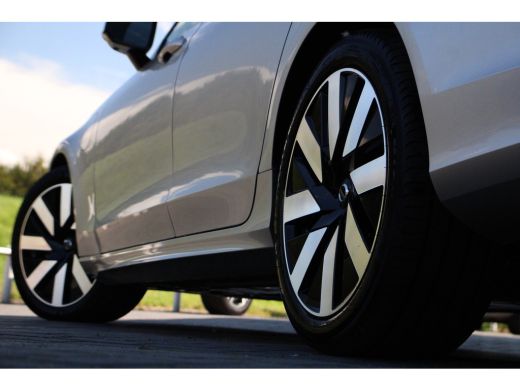 Volvo  V90 2.0 T8 Plug-in hybrid AWD Ultra Dark | 360° Camera | Harman Kardon | Head-Up | Panoramadak | Adap... ActivLease financial lease
