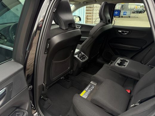 Volvo  XC60 2.0 B5 Momentum Exclusive Camera 360 | Trekhaak wegklapbaar | Airco | NAVI | Apple carplay/ Andro... ActivLease financial lease