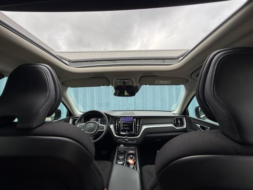 Volvo  XC60 2.0 B5 Momentum Exclusive Camera 360 | Trekhaak wegklapbaar | Airco | NAVI | Apple carplay/ Andro... ActivLease financial lease