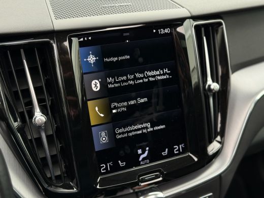 Volvo  XC60 2.0 B5 Momentum Exclusive Camera 360 | Trekhaak wegklapbaar | Airco | NAVI | Apple carplay/ Andro... ActivLease financial lease