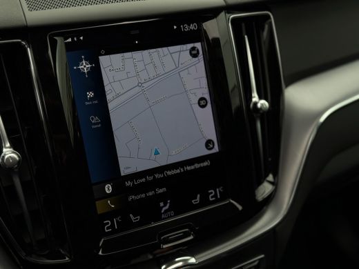 Volvo  XC60 2.0 B5 Momentum Exclusive Camera 360 | Trekhaak wegklapbaar | Airco | NAVI | Apple carplay/ Andro... ActivLease financial lease