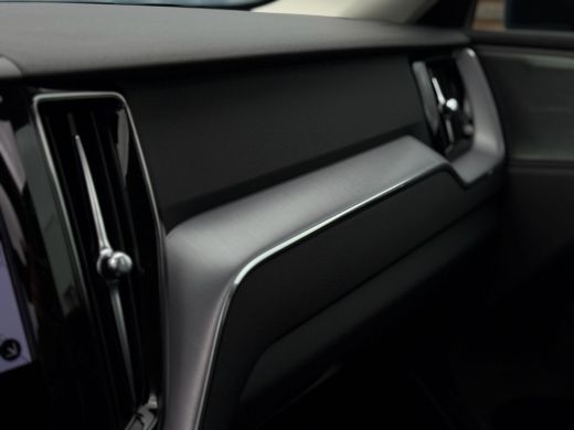 Volvo  XC60 2.0 B5 Momentum Exclusive Camera 360 | Trekhaak wegklapbaar | Airco | NAVI | Apple carplay/ Andro... ActivLease financial lease