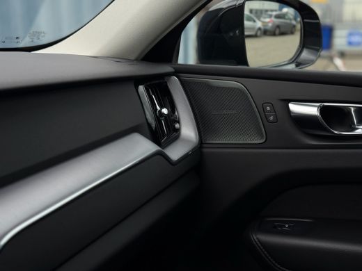 Volvo  XC60 2.0 B5 Momentum Exclusive Camera 360 | Trekhaak wegklapbaar | Airco | NAVI | Apple carplay/ Andro... ActivLease financial lease