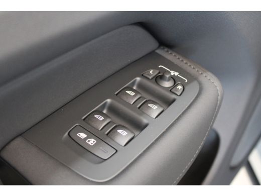 Volvo  XC60 T6 350PK AWD Ultra Black Edition | Heico | B&W | Luchtvering | 22" ActivLease financial lease