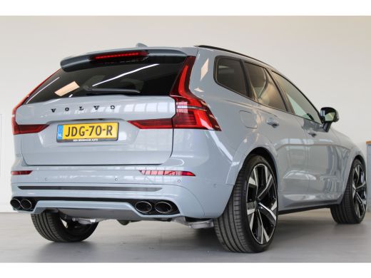 Volvo  XC60 T6 350PK AWD Ultra Black Edition | Heico | B&W | Luchtvering | 22" ActivLease financial lease