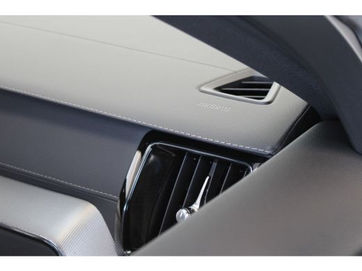 Volvo  XC60 T6 350PK AWD Ultra Black Edition | Heico | B&W | Luchtvering | 22" ActivLease financial lease