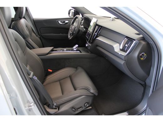 Volvo  XC60 T6 350PK AWD Ultra Black Edition | Heico | B&W | Luchtvering | 22" ActivLease financial lease