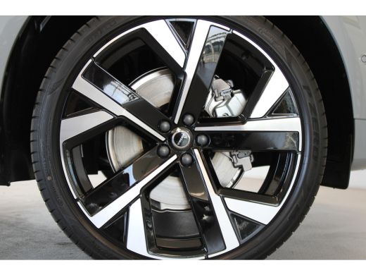 Volvo  XC60 T6 350PK AWD Ultra Black Edition | Heico | B&W | Luchtvering | 22" ActivLease financial lease
