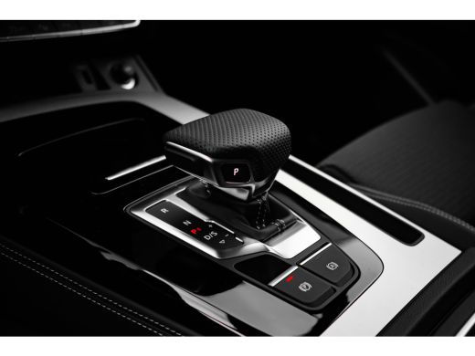 Audi Q5 Sportback S edition competition Luchtvering | Panoramadak | Stylingpakket Carbon | 360 graden cam... ActivLease financial lease