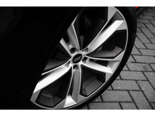 Audi Q5 Sportback S edition competition Luchtvering | Panoramadak | Stylingpakket Carbon | 360 graden cam... ActivLease financial lease