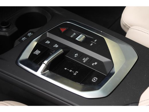 BMW 1 Serie 120 High Executive M Sport Automaat / Panoramadak / Sportstoelen / M Adaptief onderstel / Adaptie... ActivLease financial lease