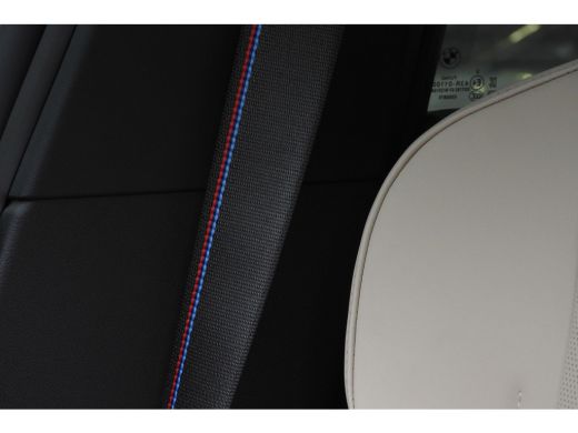 BMW 1 Serie 120 High Executive M Sport Automaat / Panoramadak / Sportstoelen / M Adaptief onderstel / Adaptie... ActivLease financial lease