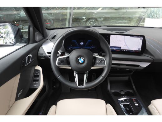BMW 1 Serie 120 High Executive M Sport Automaat / Panoramadak / Sportstoelen / M Adaptief onderstel / Adaptie... ActivLease financial lease