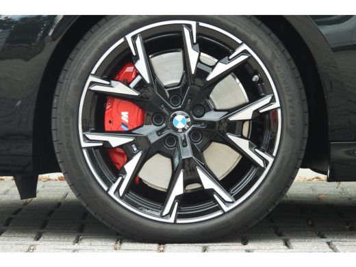 BMW 1 Serie 120 High Executive M Sport Automaat / Panoramadak / Sportstoelen / M Adaptief onderstel / Adaptie... ActivLease financial lease