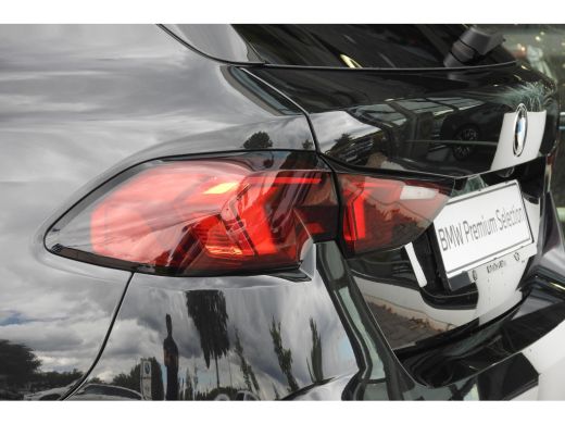 BMW 1 Serie 120 High Executive M Sport Automaat / Panoramadak / Sportstoelen / M Adaptief onderstel / Adaptie... ActivLease financial lease