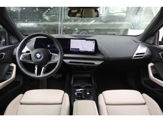 BMW 1 Serie 120 High Executive M Sport Automaat / Panoramadak / Sportstoelen / M Adaptief onderstel / Adaptie... ActivLease financial lease