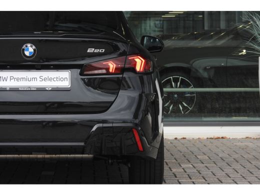 BMW 2 Serie 220 M Sport Automaat / Sportstoelen / Achteruitrijcamera / M Adaptief onderstel / Adaptieve LED /... ActivLease financial lease