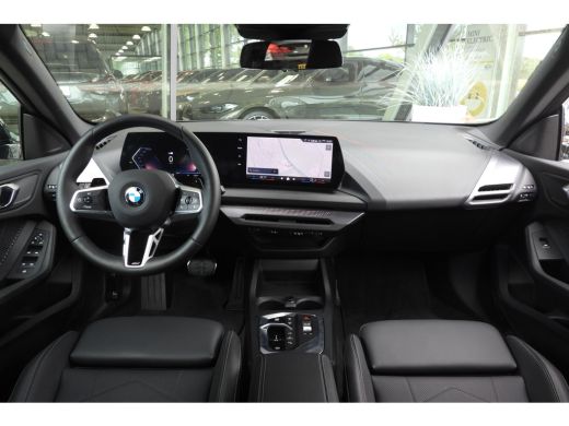 BMW 2 Serie 220 M Sport Automaat / Sportstoelen / Achteruitrijcamera / M Adaptief onderstel / Adaptieve LED /... ActivLease financial lease
