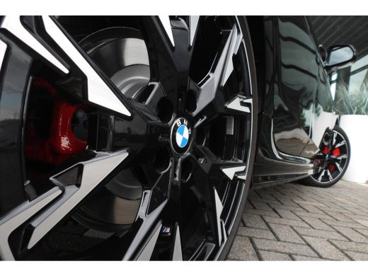 BMW 2 Serie 220 M Sport Automaat / Sportstoelen / Achteruitrijcamera / M Adaptief onderstel / Adaptieve LED /... ActivLease financial lease